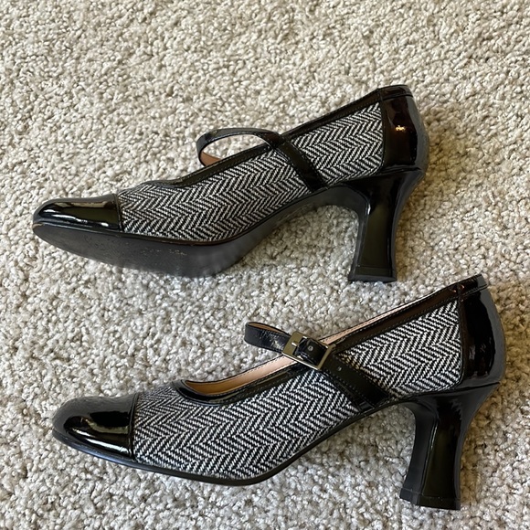 Keneth Cole Unlisted Mary Jane Herringbone and Patent Leather Toe Cap - Size 6.5 - Picture 6 of 9